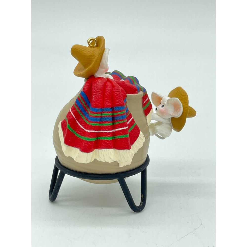 HALLMARK Feliz Navidad Christmas Ornament Vintage 1996 - Picture 3 of 6